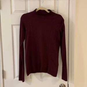 Lululemon rest less pull over mock neck size 10